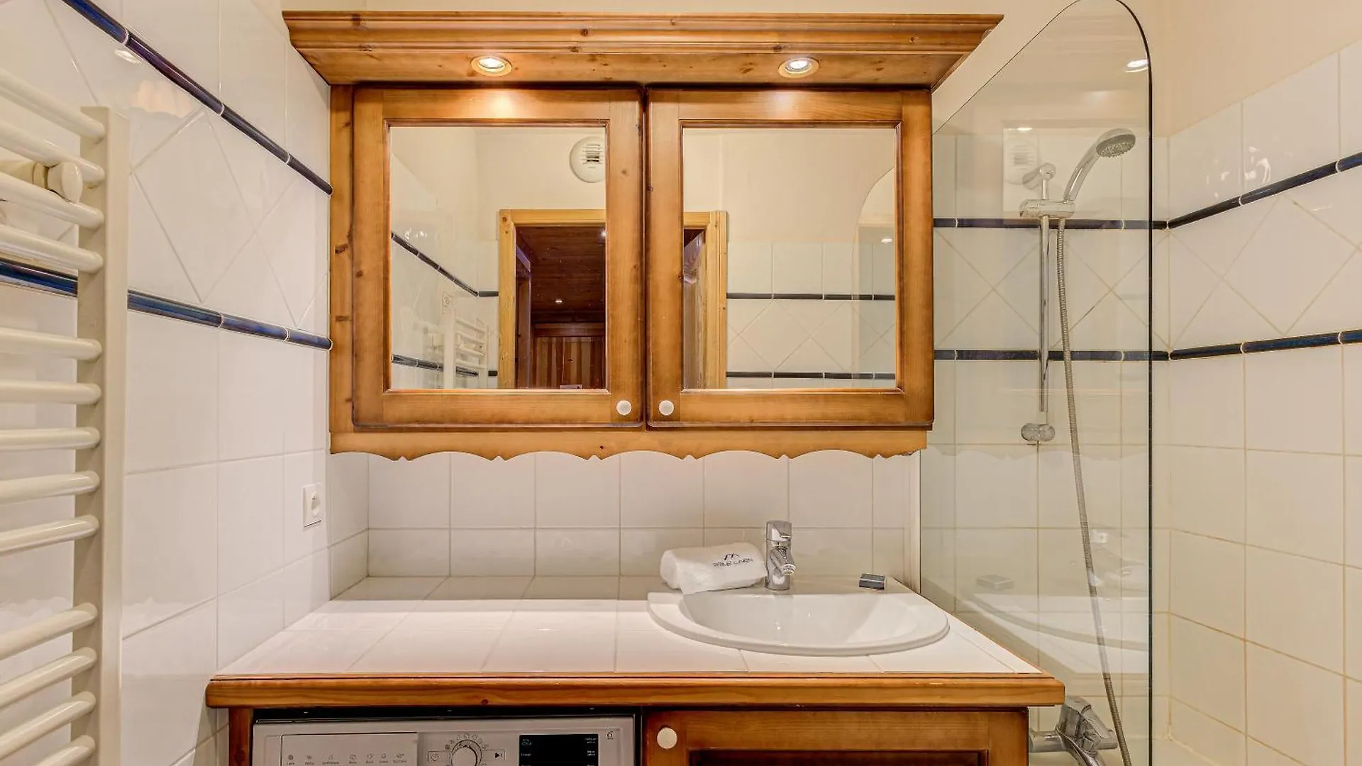 Apartment Kandahar - Alpes Travel - Central Chamonix - Sleeps 4 Les Houches France