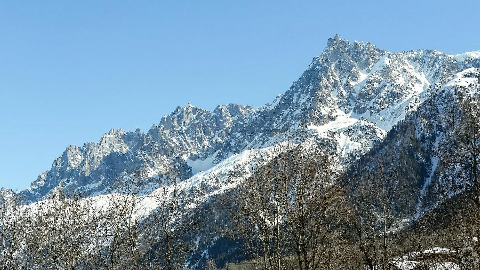 Apartment Kandahar - Alpes Travel - Central Chamonix - Sleeps 4 Les Houches