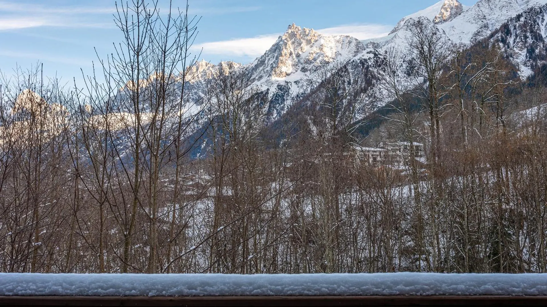 Apartment Kandahar - Alpes Travel - Central Chamonix - Sleeps 4 Les Houches