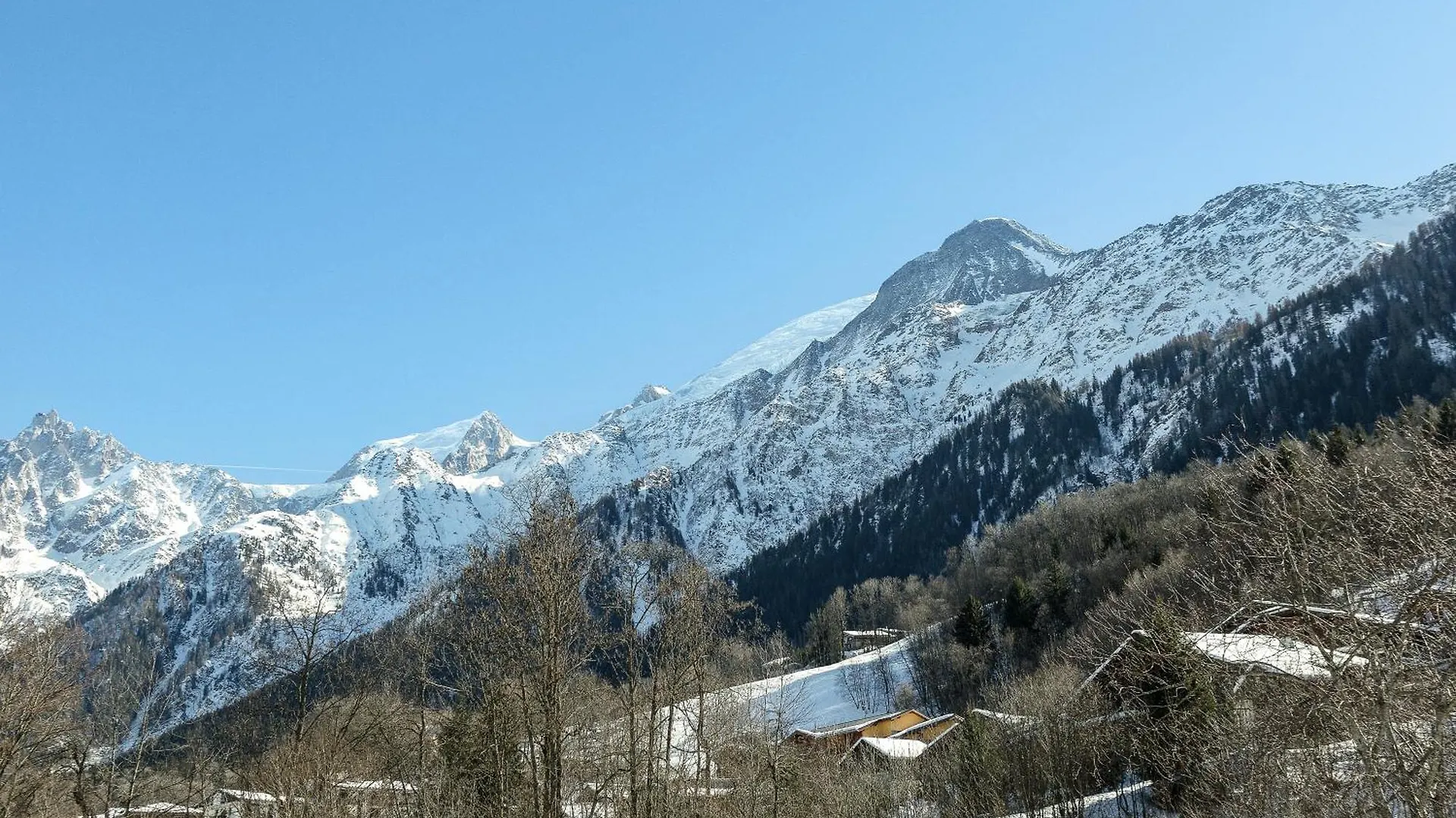 Apartment Kandahar - Alpes Travel - Central Chamonix - Sleeps 4 Les Houches